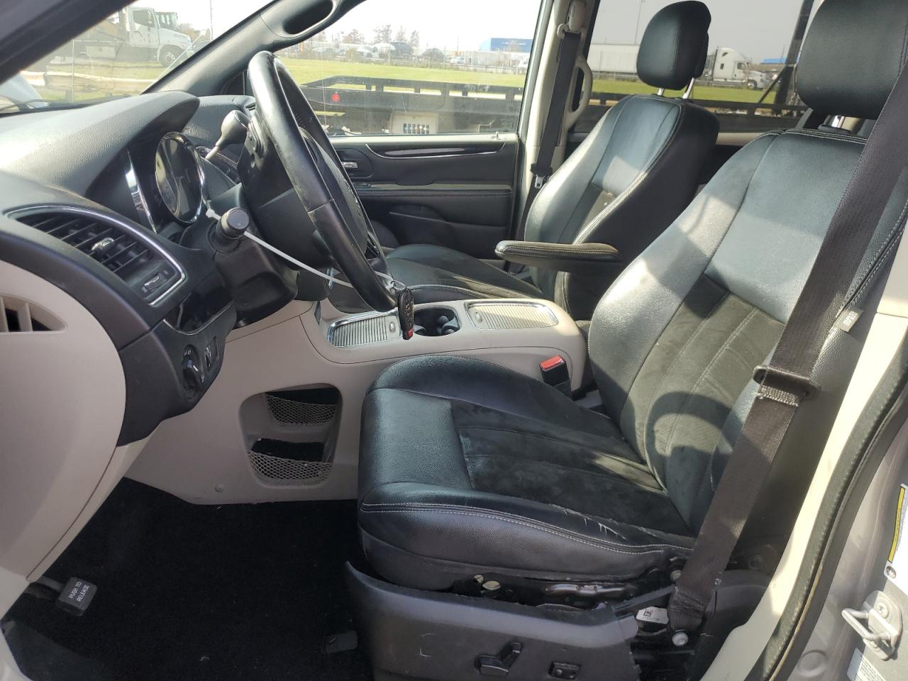 2017 Dodge Caravan VIN 2C4RDGCG4HR750158 Copart auction photo, front end damage thumbnail 7