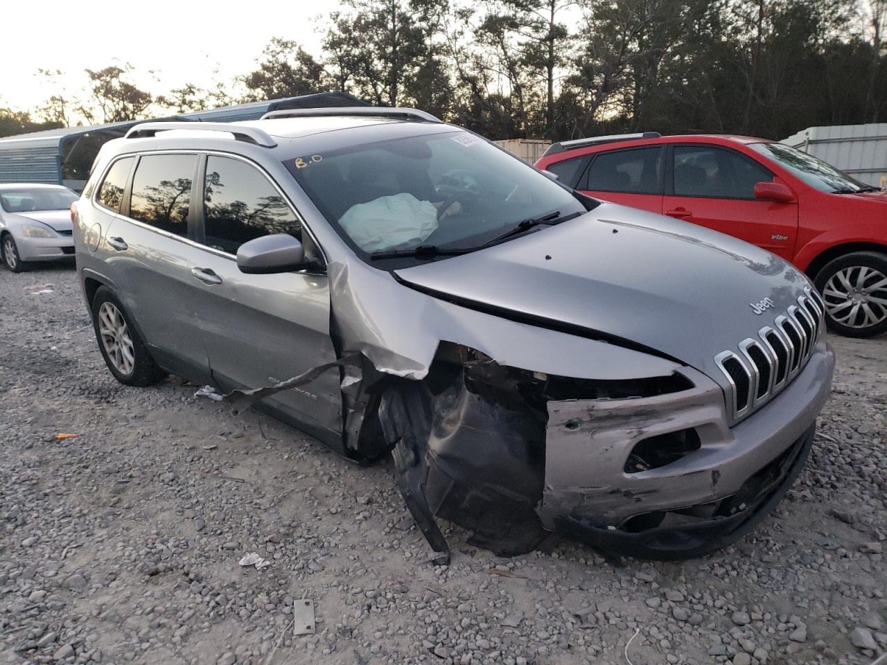 2015 Jeep Grand Cherokee VIN 1C4PJLCS6FW791179 Copart auction photo, front end / side damage thumbnail 4