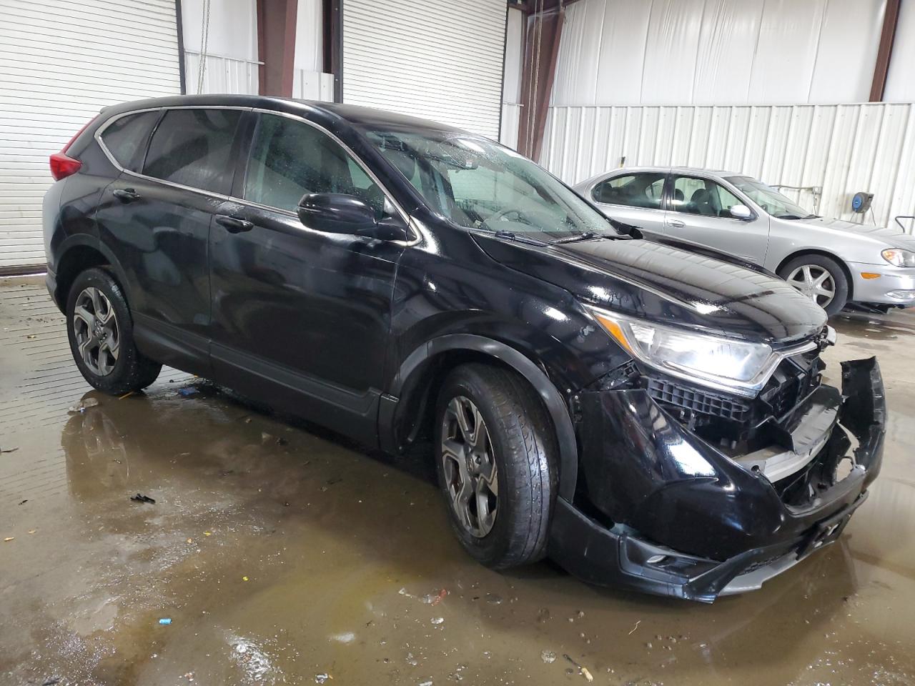 2017 Honda CR-V VIN 2HKRW2H55HH647946 Copart auction photo, front end damage thumbnail 4