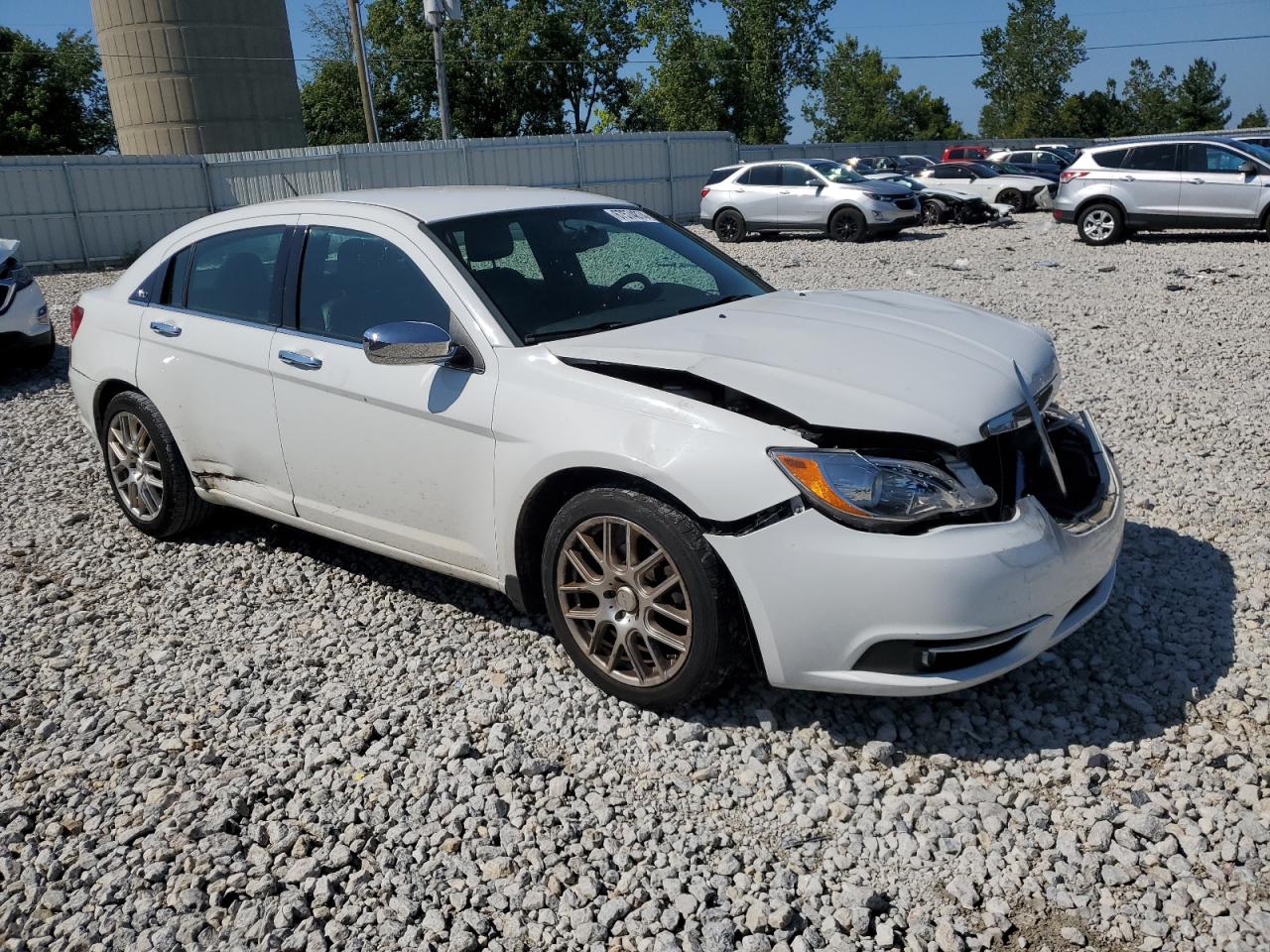 2013 Chrysler 200 VIN 1C3CCBCG6DN634757 Copart auction photo, front end / side damage thumbnail 4