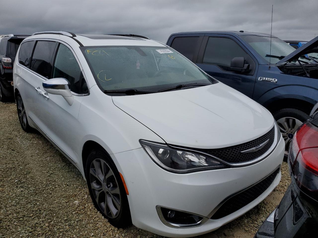 2017 Chrysler Pacifica VIN 2C4RC1GG9HR531741 Copart auction photo, water/flood / minor dent/scratches damage thumbnail 5