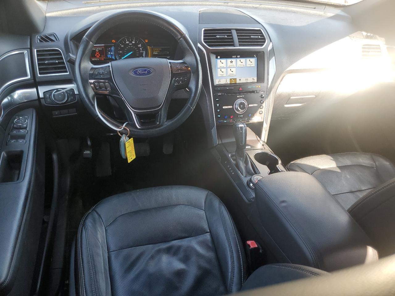 2017 Ford Explorer VIN 1FM5K8F8XHGC93173 Copart auction photo, side / front end damage thumbnail 8