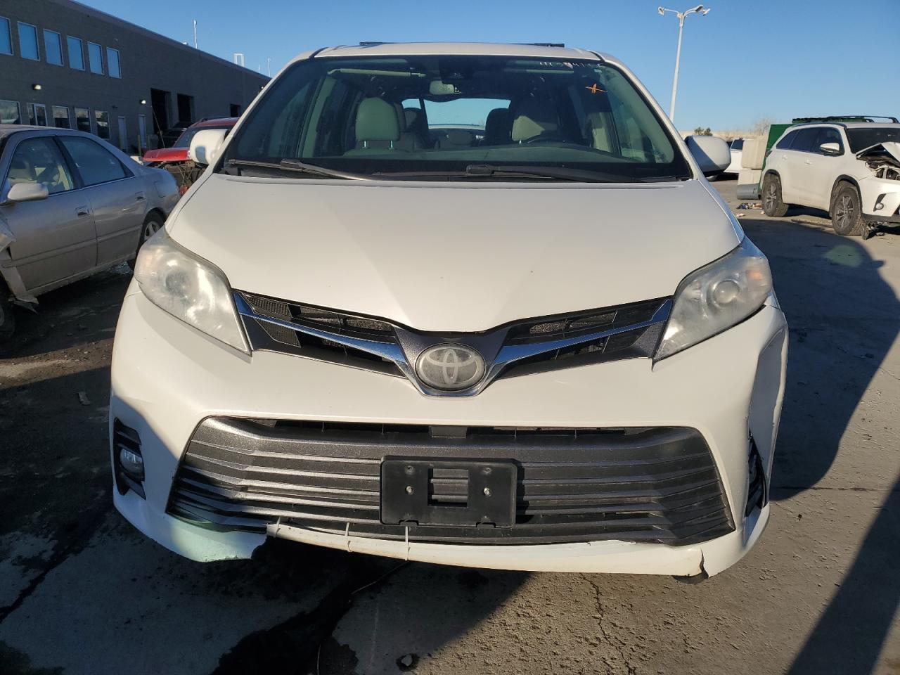 2018 Toyota Sienna VIN 5TDYZ3DC8JS960955 Copart auction photo, rear end damage thumbnail 5