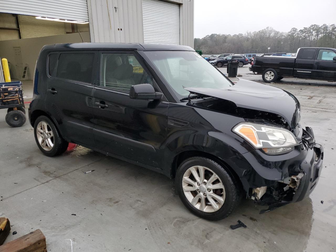 2011 KIA Soul VIN KNDJT2A22B7198811 Copart auction photo, front end damage thumbnail 4