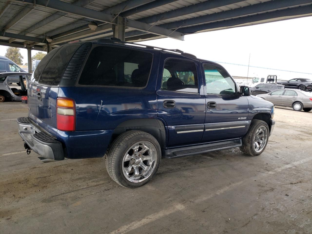 2001 Chevrolet Tahoe VIN 1GNEC13T01J317370 Copart auction photo, side damage thumbnail 3