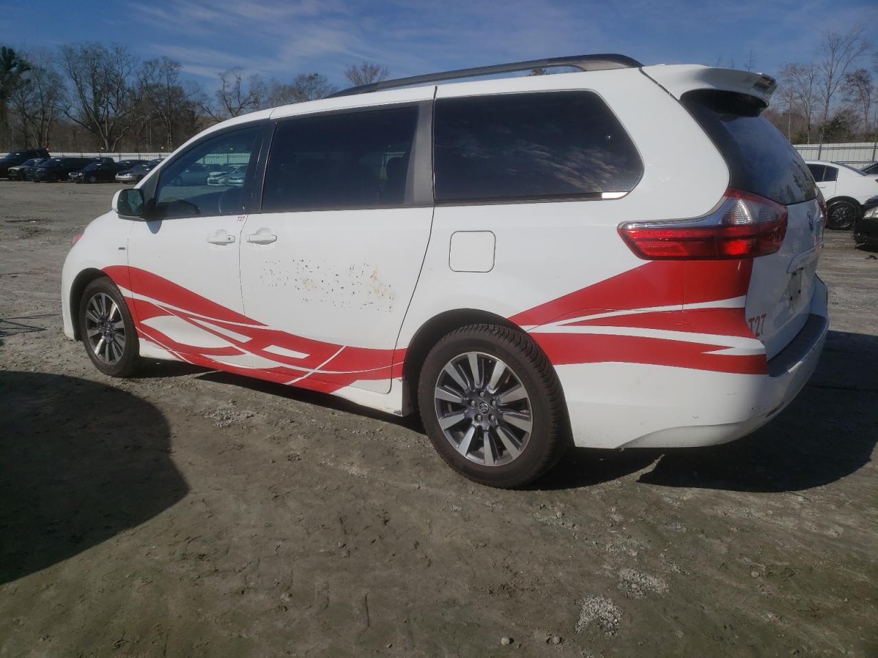 2020 Toyota Sienna VIN 5TDJZ3DC6LS239120 Copart auction photo, minor dent/scratches / mechanical damage thumbnail 2