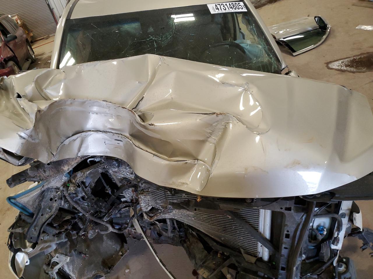 2016 Chevrolet Suburban VIN 1GNSKHKC2GR467734 Copart auction photo, front end / side damage thumbnail 13