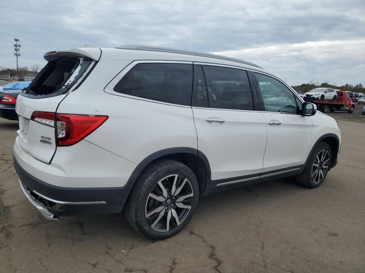 2022 Honda Pilot VIN 5FNYF6H01NB078045 Copart auction photo, front end / rear end damage thumbnail 3