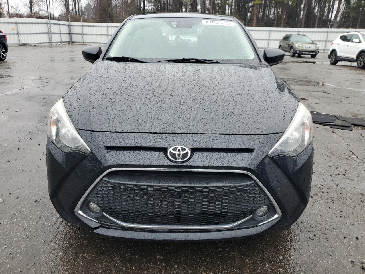 2019 Toyota Yaris VIN 3MYDLBYV2KY506136 Copart auction photo, rear end damage thumbnail 5