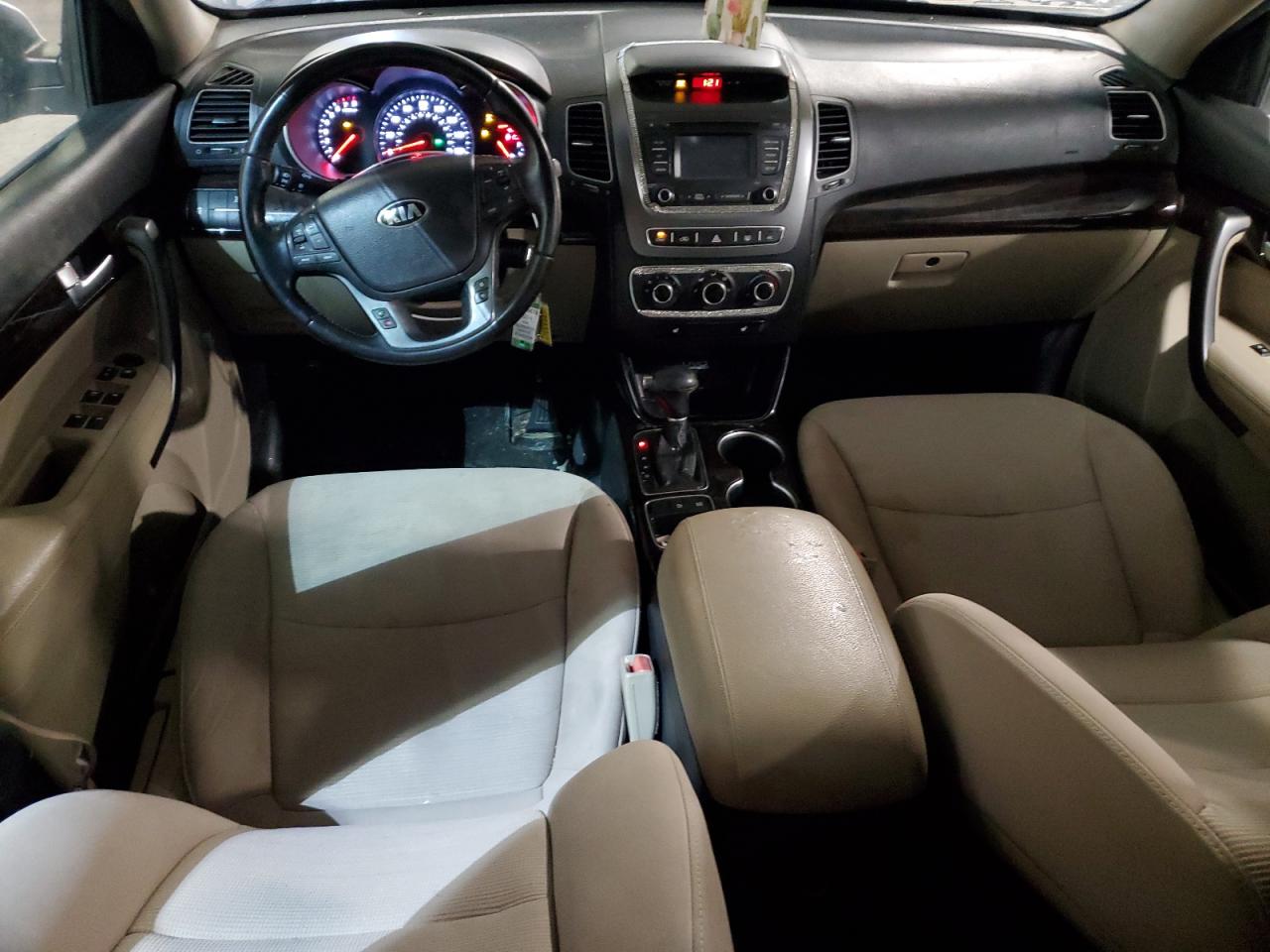 2014 KIA Sorento VIN 5XYKTCA61EG450004 Copart auction photo, front end / minor dent/scratches damage thumbnail 8