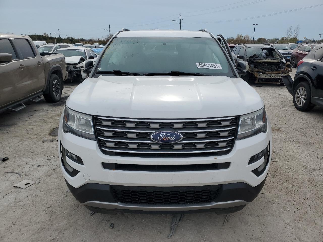 2017 Ford Explorer VIN 1FM5K8D80HGA74516 Copart auction photo, front end / side damage thumbnail 5