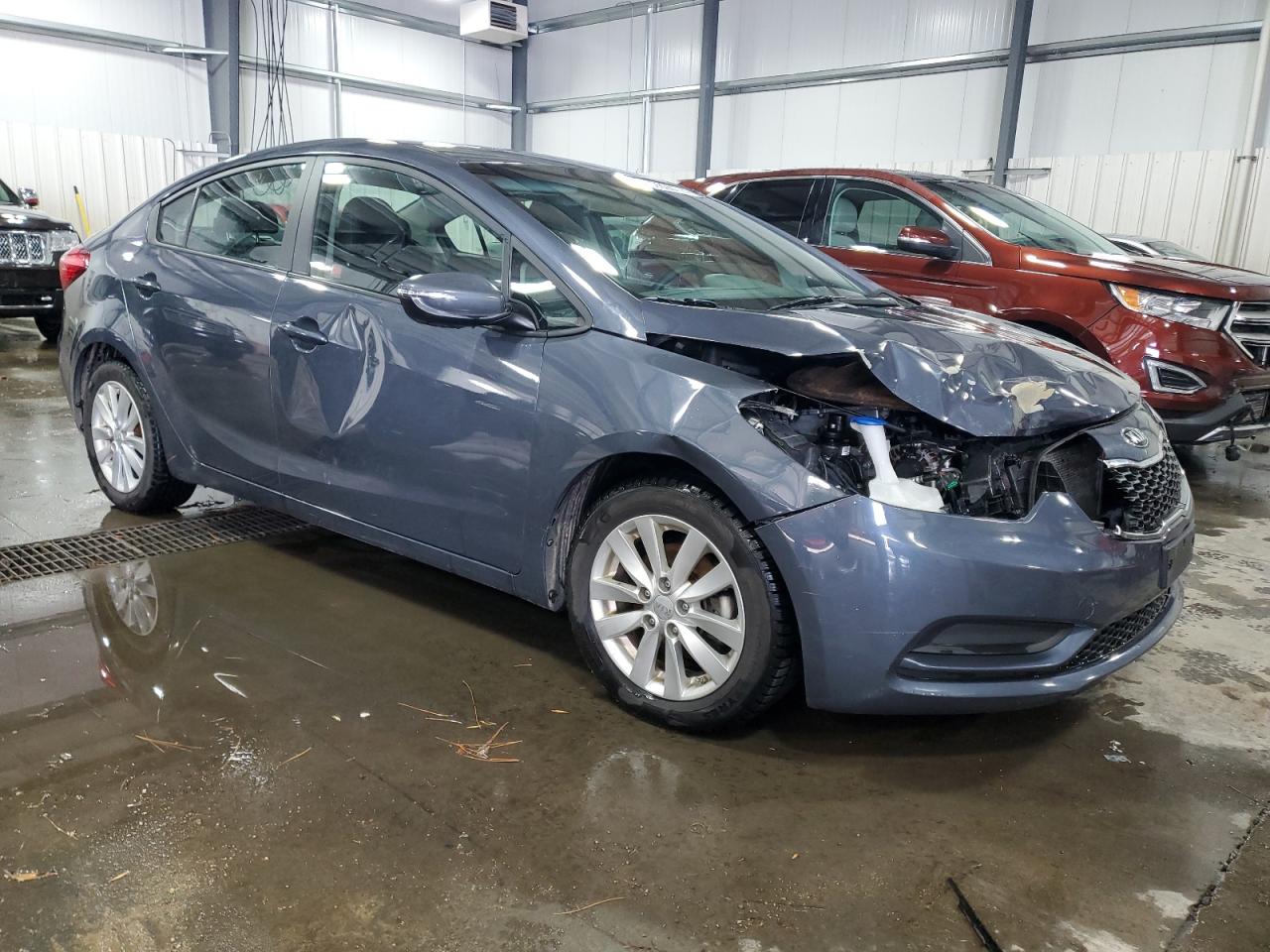 2016 KIA Forte VIN KNAFX4A67G5598288 Copart auction photo, front end / side damage thumbnail 4