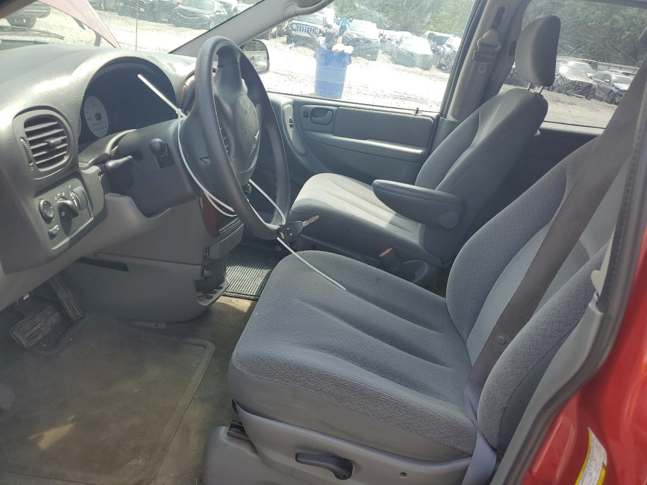 2006 Chrysler Town & Country VIN 1A4GP45R16B656630 Copart auction photo, front end / side damage thumbnail 7