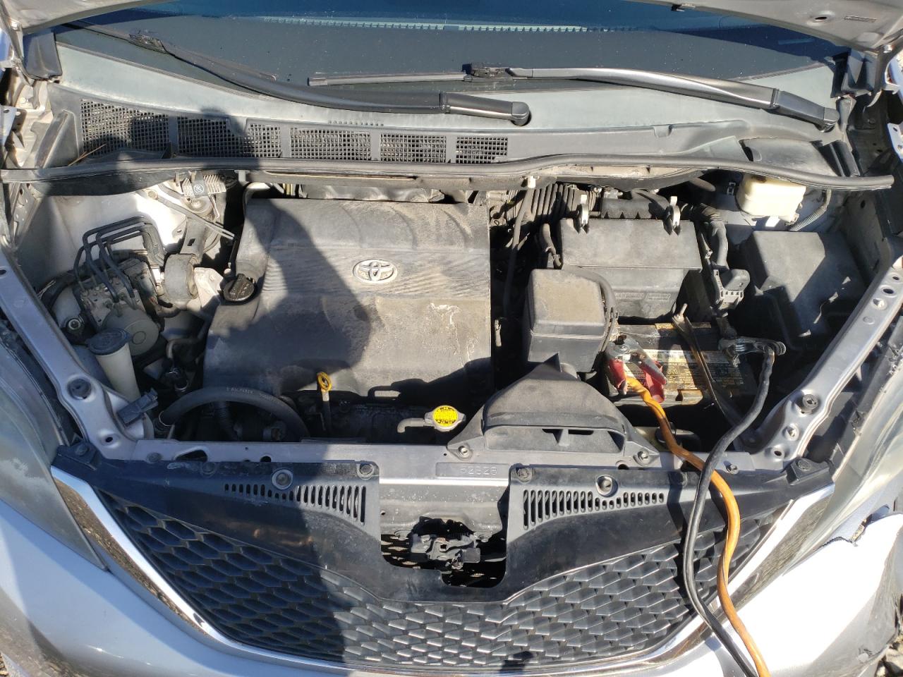 2012 Toyota Sienna VIN 5TDXK3DC7CS201314 Copart auction photo, front end / minor dent/scratches damage thumbnail 12