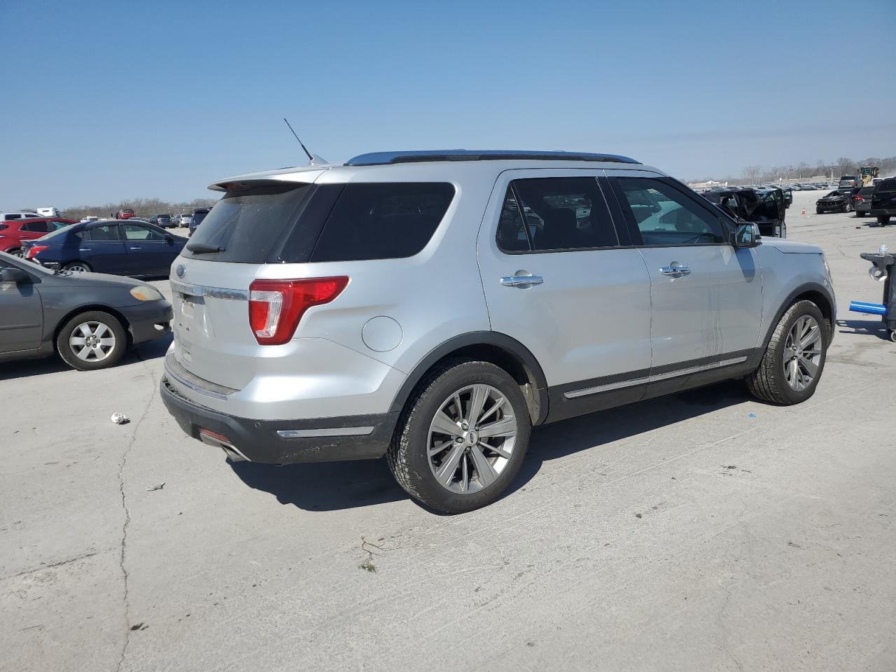 2018 Ford Explorer VIN 1FM5K7F84JGB13430 Copart auction photo, side / rear end damage thumbnail 3