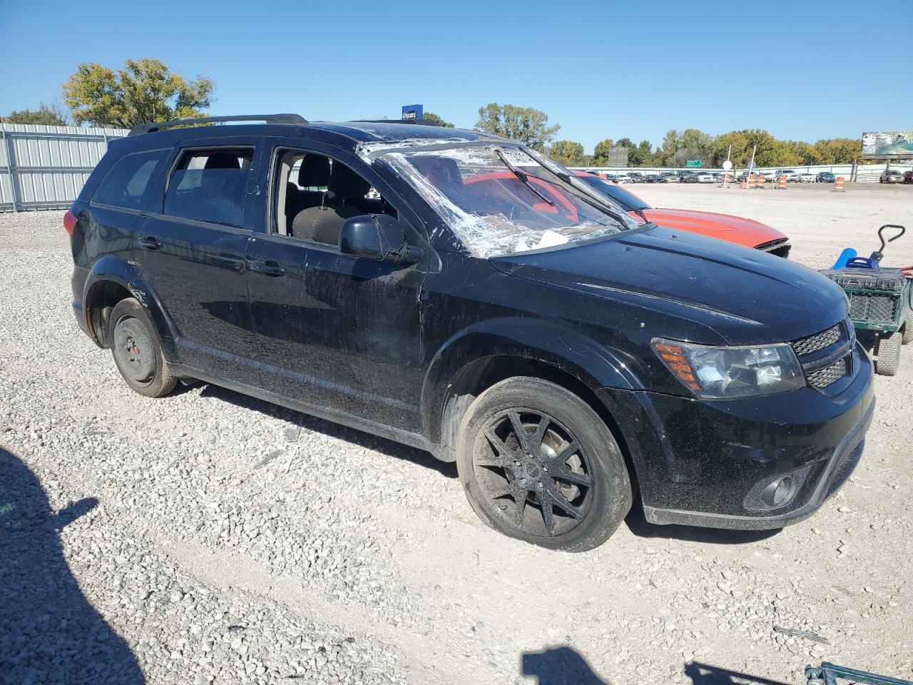 2015 Dodge Journey VIN 3C4PDCBG5FT692640 Copart auction photo, vandalism damage thumbnail 4