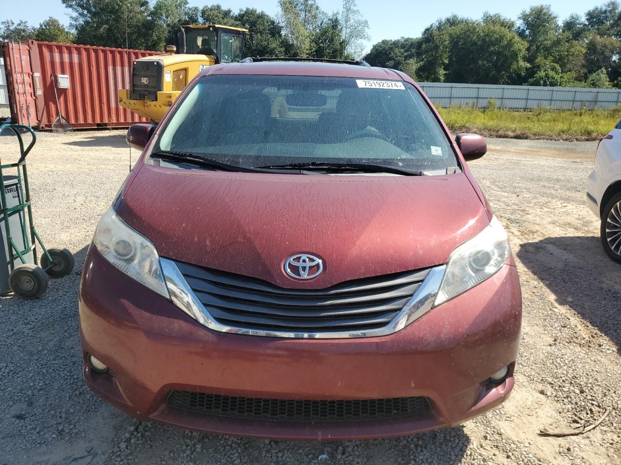 2014 Toyota Sienna VIN 5TDYK3DC4ES519852 Copart auction photo, rear end / minor dent/scratches damage thumbnail 5