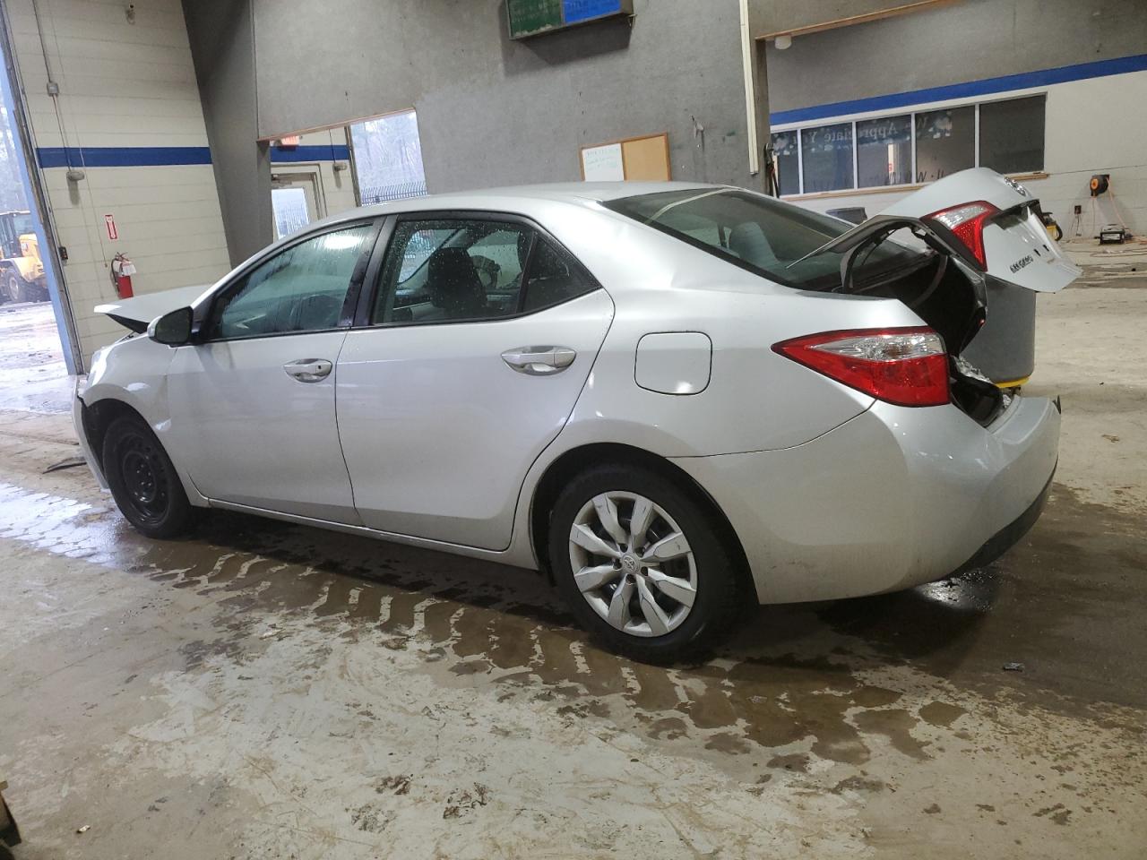 2015 Toyota Corolla VIN 2T1BURHE0FC346940 Copart auction photo, front end / rear end damage thumbnail 2