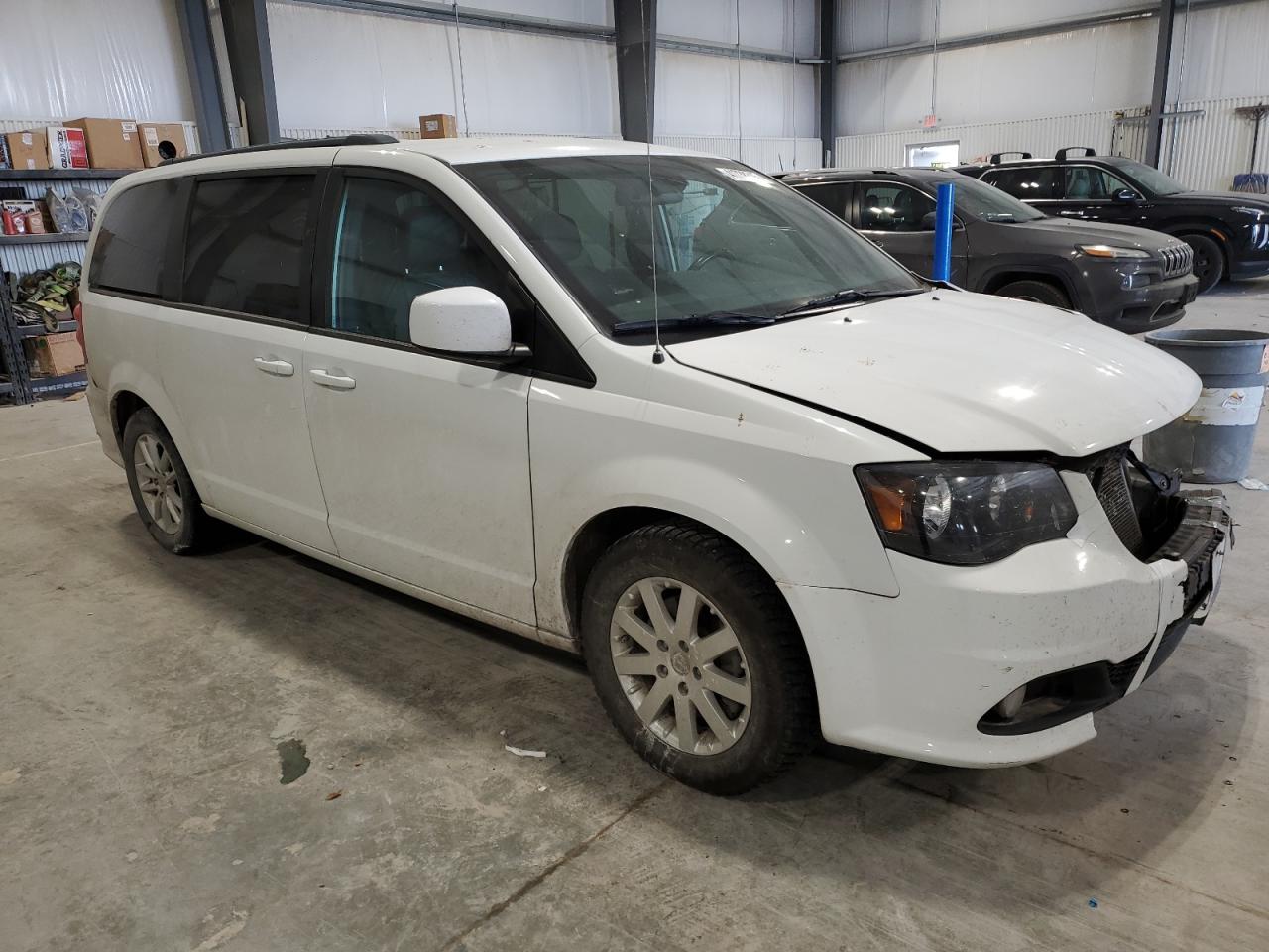 2019 Dodge Caravan VIN 2C4RDGEG9KR674117 Copart auction photo, all over damage thumbnail 4