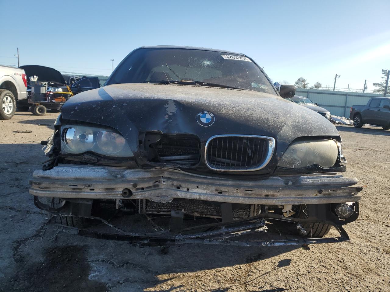 2003 BMW 3er VIN WBAEU33403PF60428 Copart auction photo, front end / rear end damage thumbnail 5