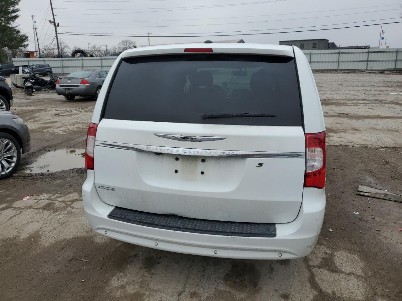 2014 Chrysler Town & Country VIN 2C4RC1HG6ER464347 Copart auction photo, front end damage thumbnail 6