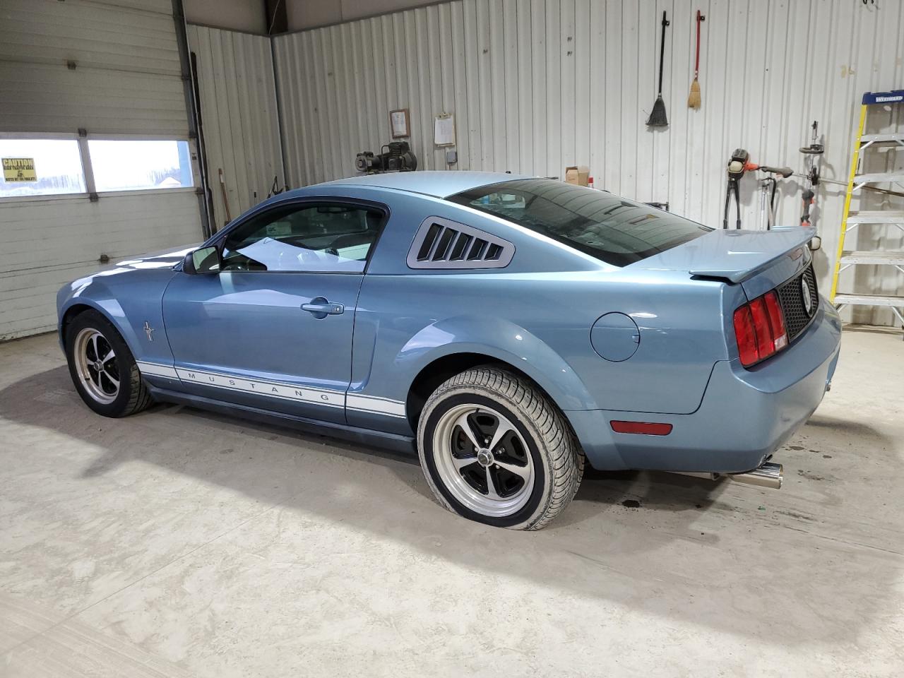 2008 Ford Mustang VIN 1ZVHT80NX85135471 Copart auction photo, mechanical / minor dent/scratches damage thumbnail 2