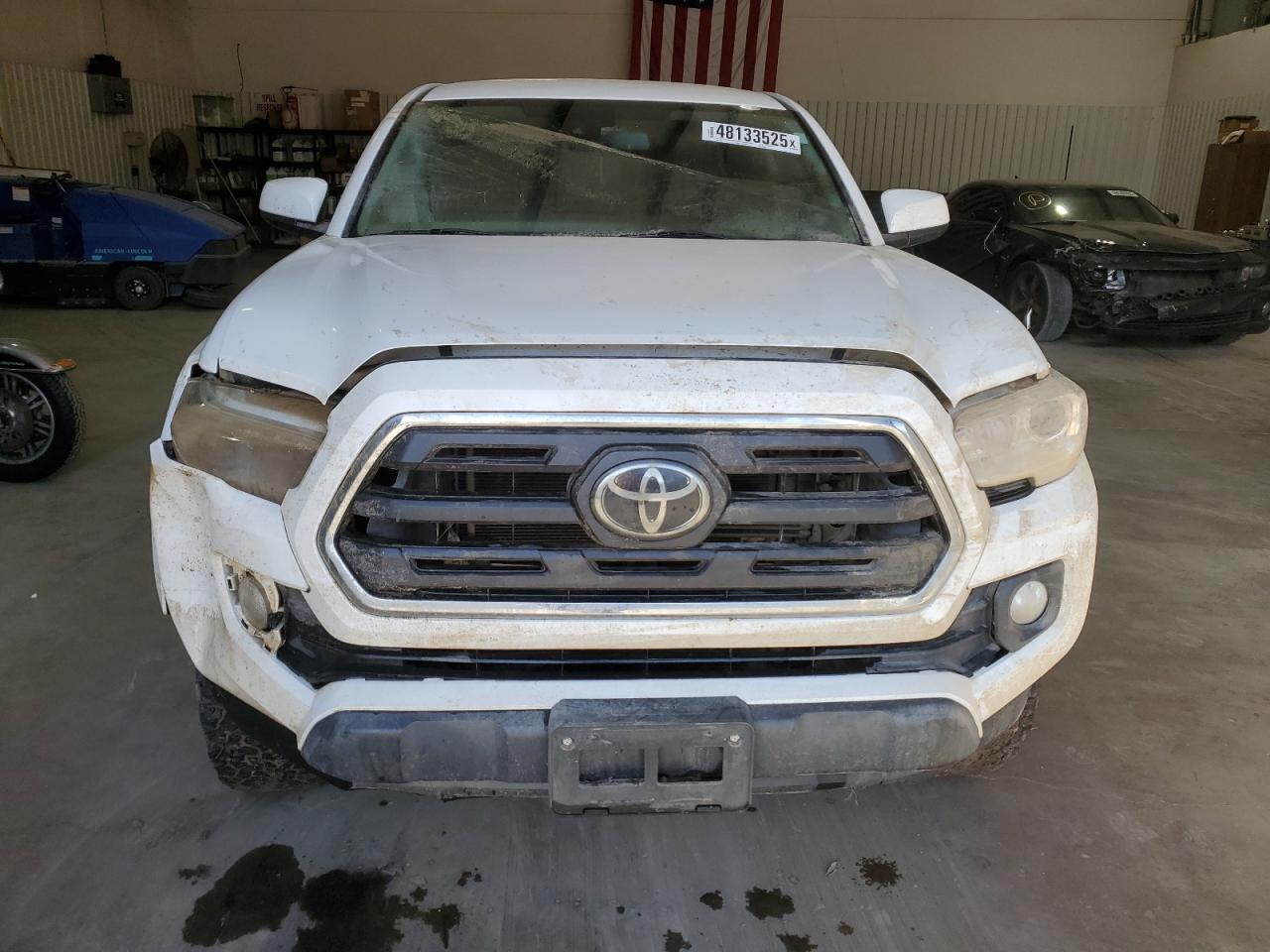 2019 Toyota Tacoma VIN 3TMCZ5AN8KM282849 Copart auction photo, water/flood / side damage thumbnail 5