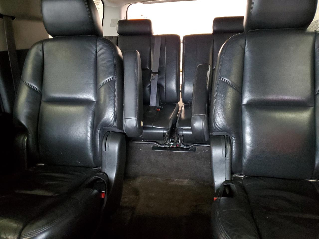 2011 Cadillac Escalade VIN 1GYS4HEF2BR206020 Copart auction photo, front end / minor dent/scratches damage thumbnail 10