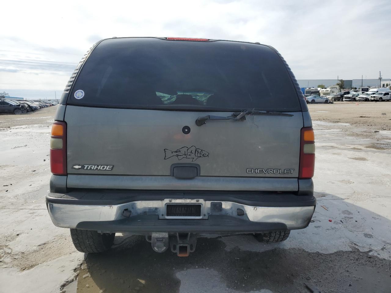 2002 Chevrolet Tahoe VIN 1GNEC13Z32R249394 Copart auction photo, front end / side damage thumbnail 6