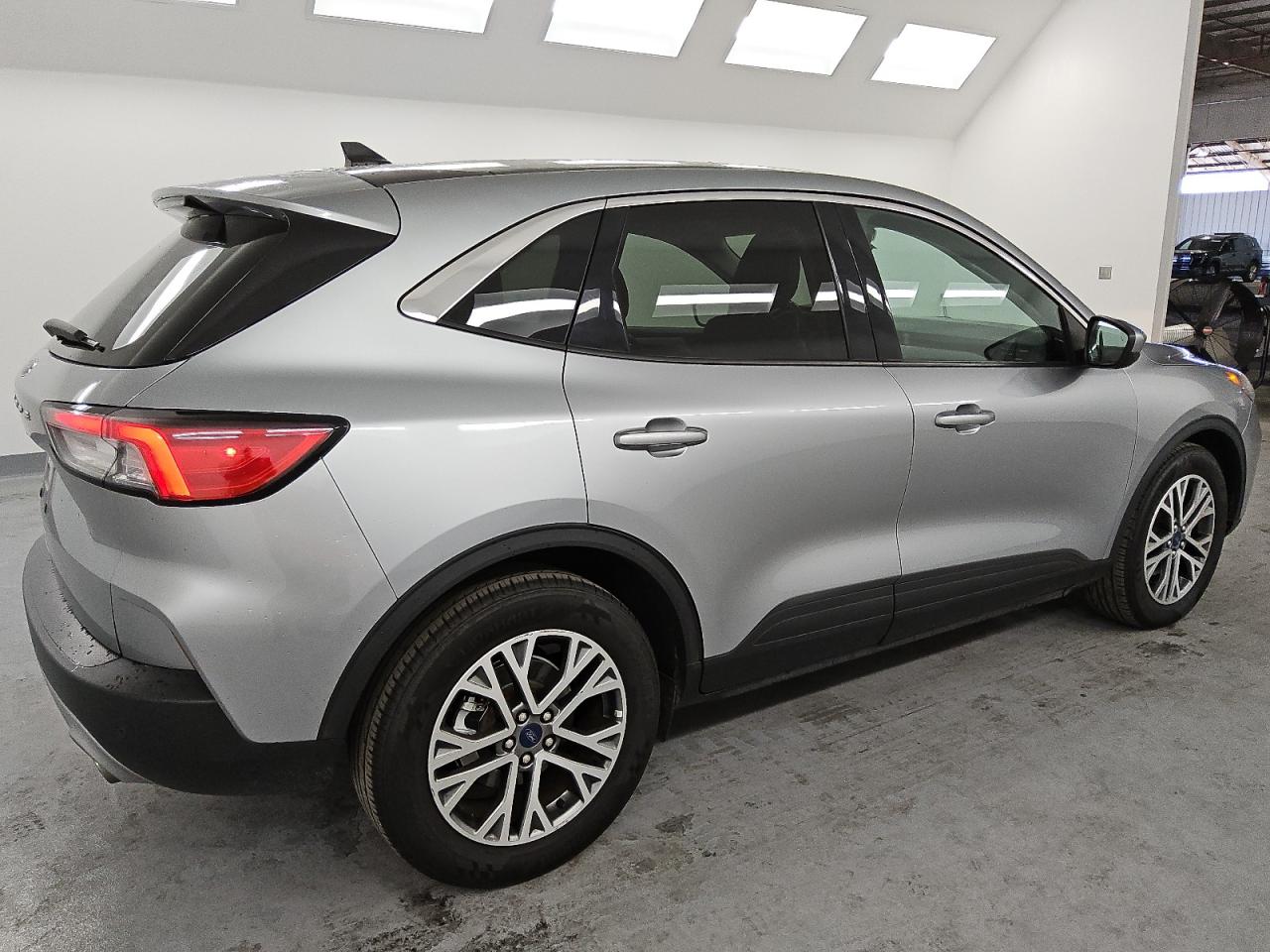 2022 Ford Escape VIN 1FMCU0H68NUA71825 Copart auction photo, mechanical damage thumbnail 3