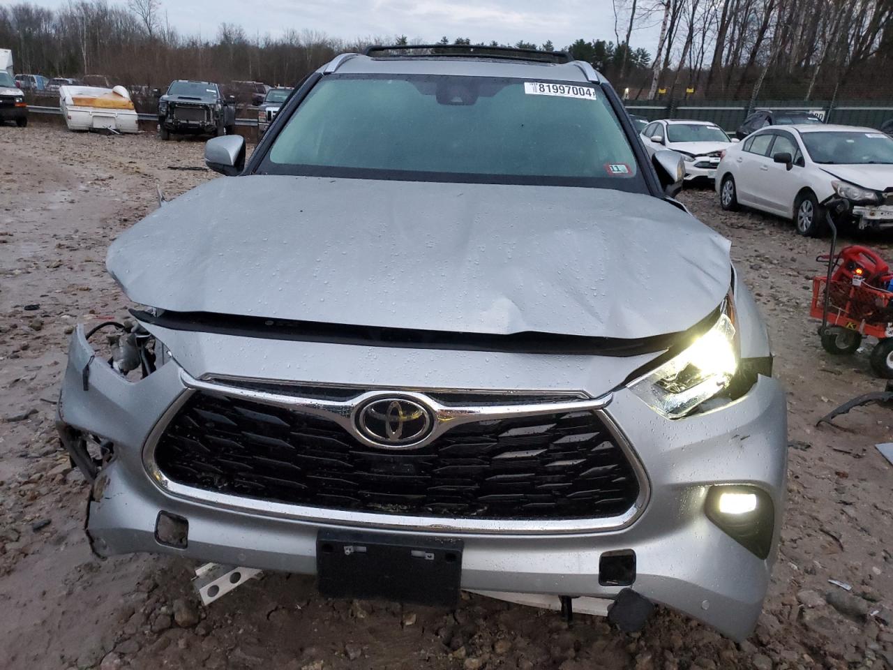 2024 Toyota Highlander VIN 5TDKDRBH1RS539242 Copart auction photo, all over / minor dent/scratches damage thumbnail 5