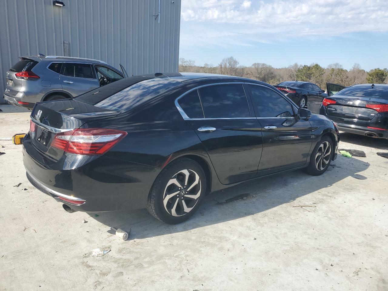 2016 Honda Accord VIN 1HGCR2F83GA058864 Copart auction photo, side damage thumbnail 3