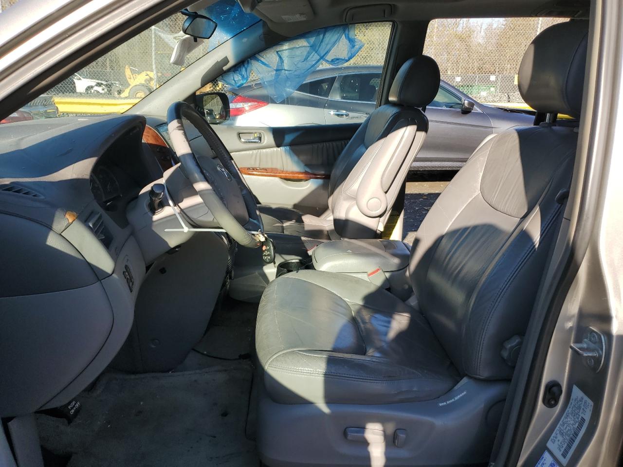 2004 Toyota Sienna VIN 5TDZA22C74S148687 Copart auction photo, rear end damage thumbnail 7