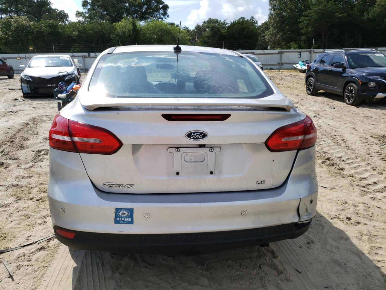 2015 Ford Focus VIN 1FADP3F2XFL252021 Copart auction photo, side / minor dent/scratches damage thumbnail 6