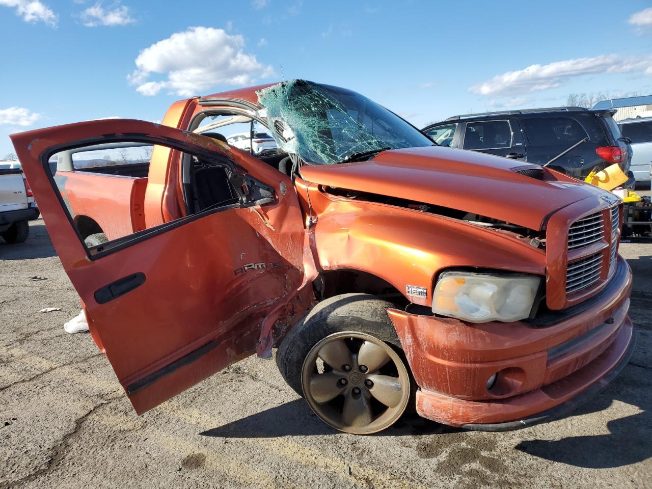 2005 Dodge RAM VIN 1D7HU16D35J587809 Copart auction photo, side / front end damage thumbnail 4