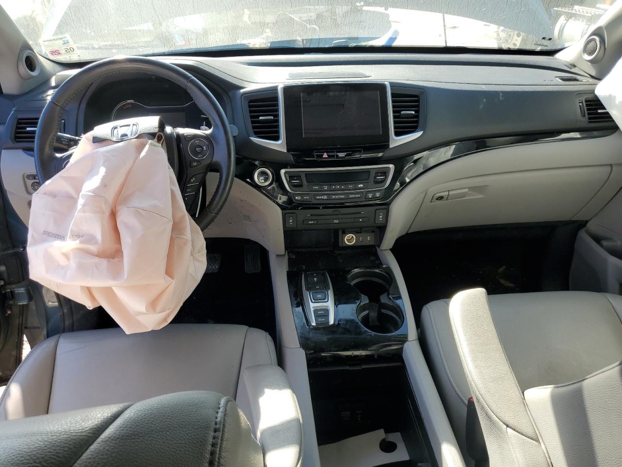 2018 Honda Pilot VIN 5FNYF5H93JB004354 Copart auction photo, all over damage thumbnail 8