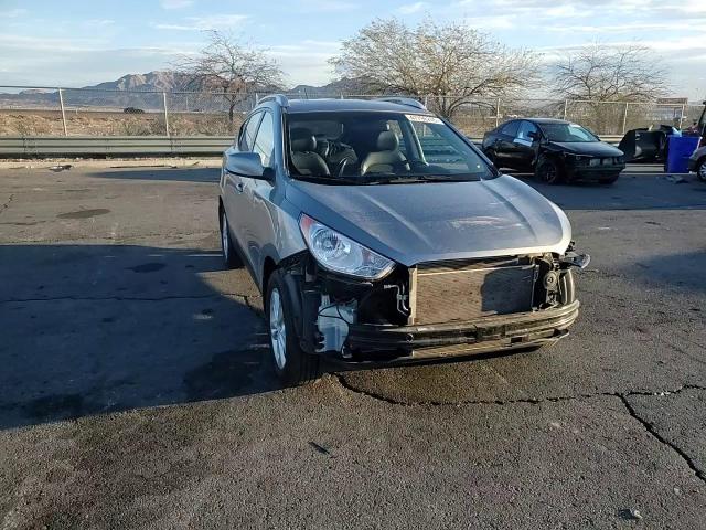 2011 Hyundai Tucson VIN KM8JU3AC9BU157875 Copart auction photo, front end / side damage thumbnail 11