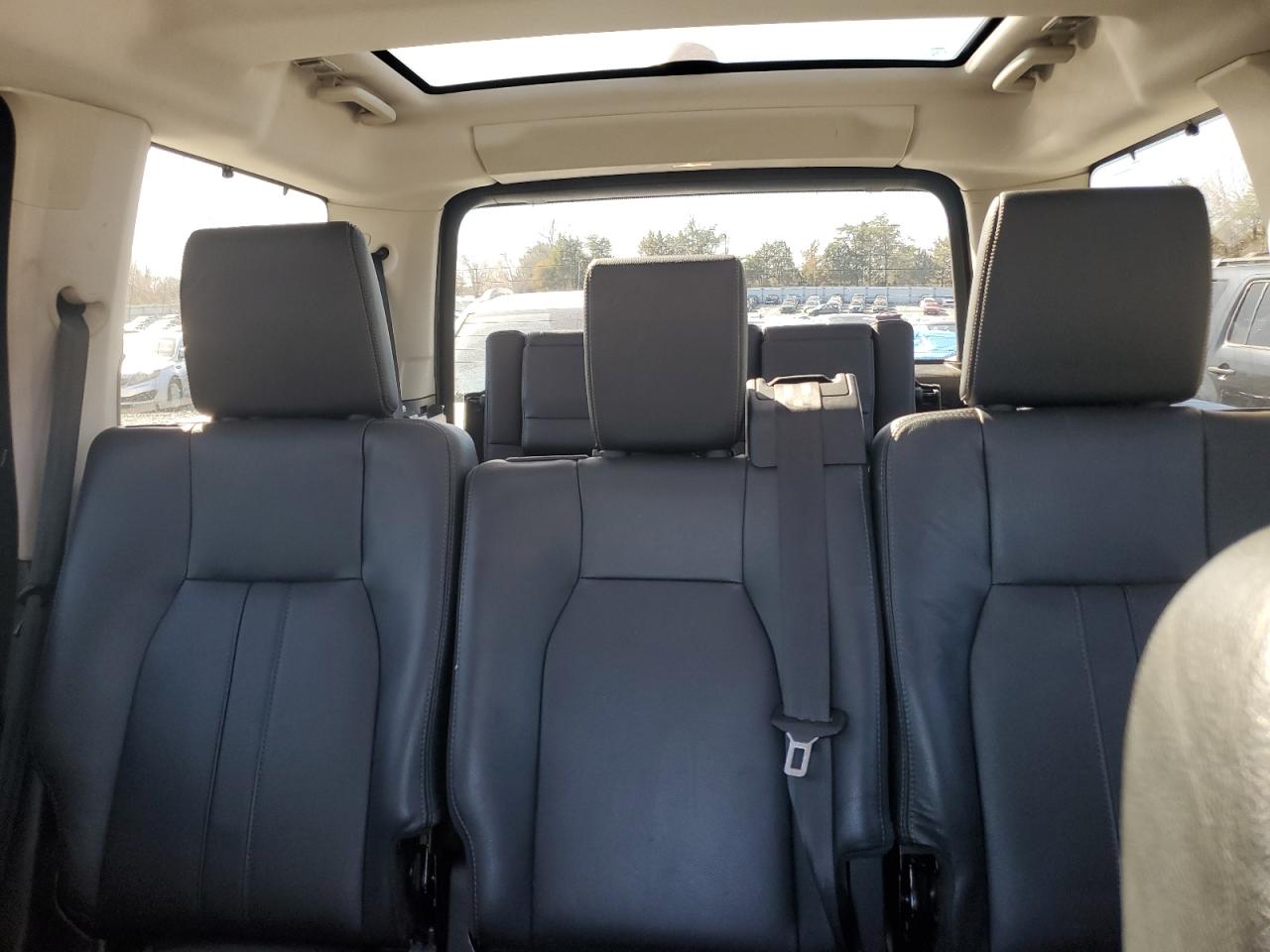 2016 Land Rover LR4 VIN SALAG2V66GA793925 Copart auction photo, normal wear damage thumbnail 10