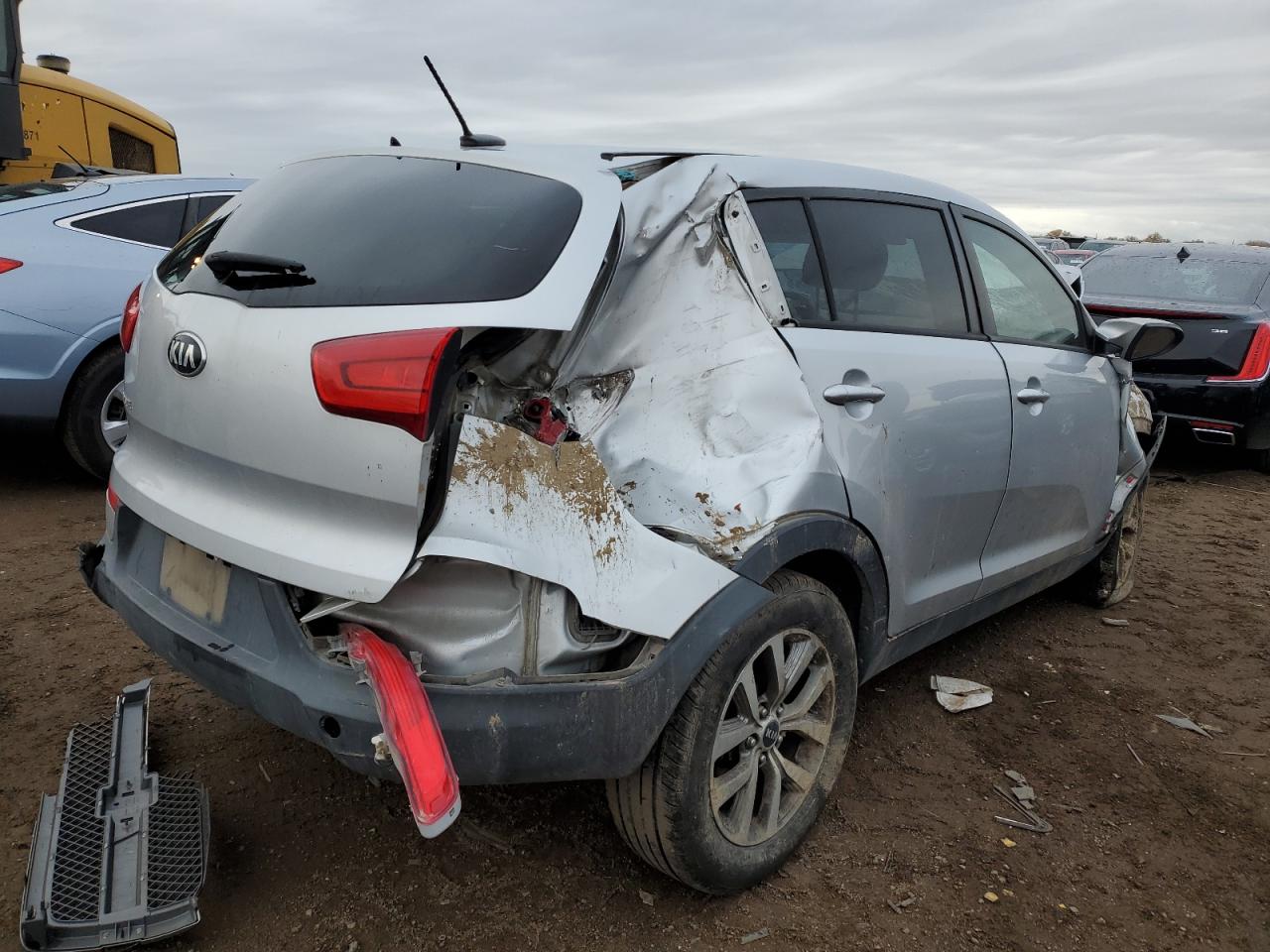 2015 KIA Sportage VIN KNDPBCAC8F7760034 Copart auction photo, front end / rear end damage thumbnail 3