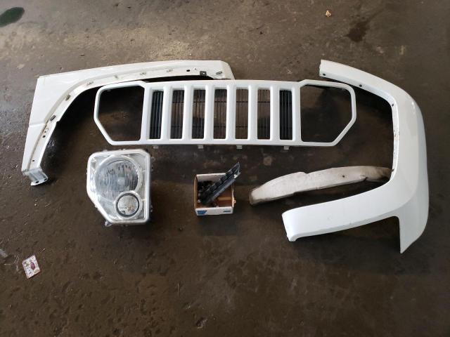 2011 Jeep Liberty (North America) VIN 1J4PN2GK0BW521328 Copart auction photo, front end / minor dent/scratches damage thumbnail 12