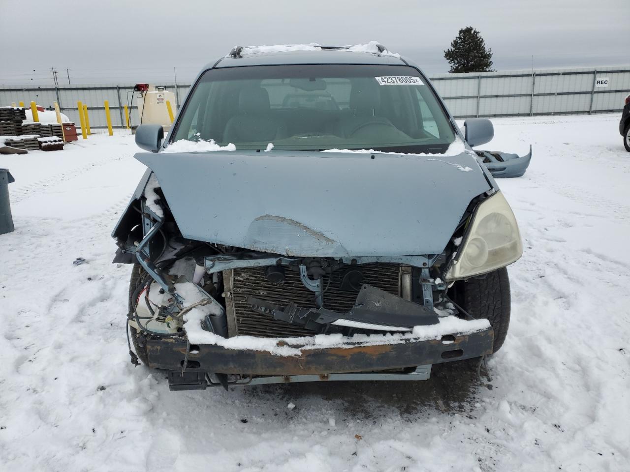 2005 Toyota Sienna VIN 5TDBA22C35S041767 Copart auction photo, front end / all over damage thumbnail 5