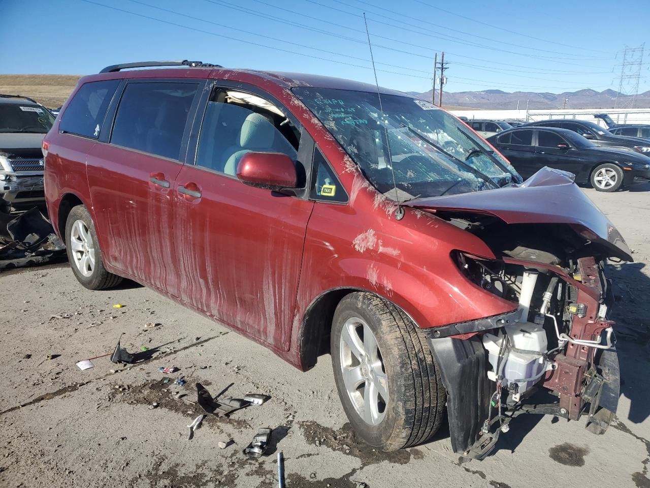 2013 Toyota Sienna VIN 5TDKK3DC7DS364704 Copart auction photo, front end / side damage thumbnail 4