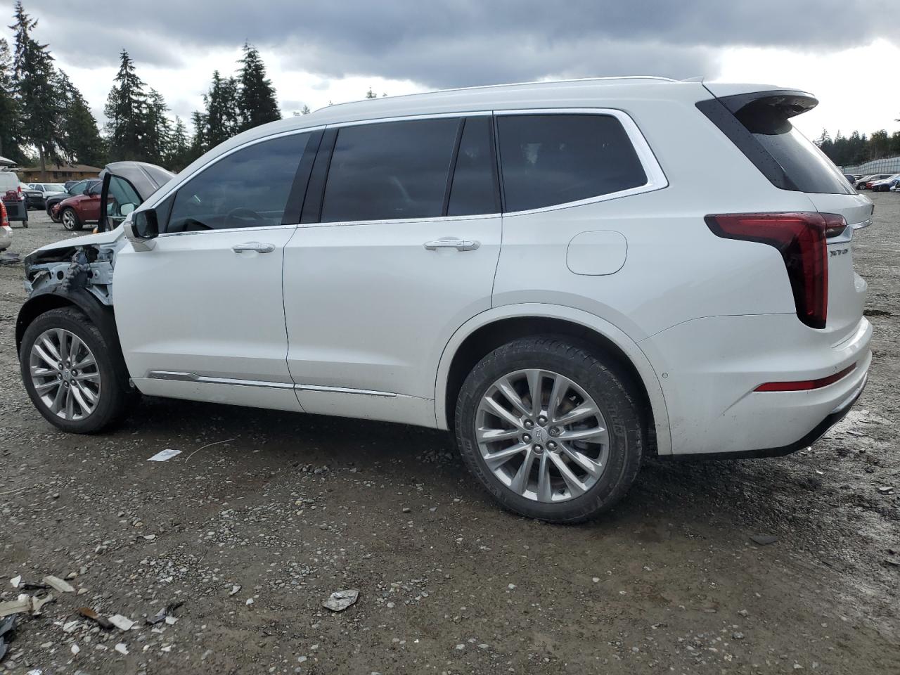 2022 Cadillac XT6 VIN 1GYKPDRS5NZ116498 Copart auction photo, front end / side damage thumbnail 2