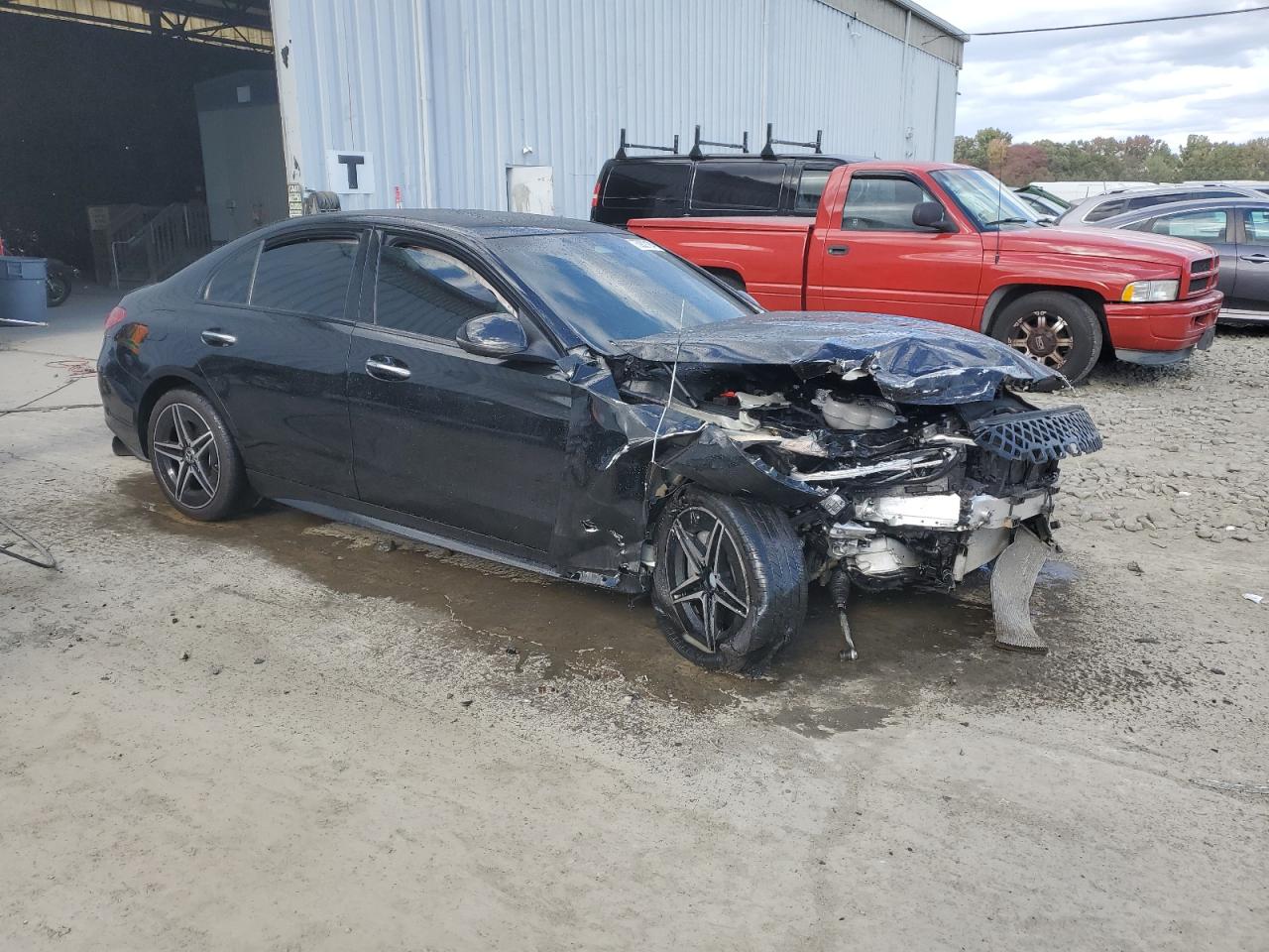 2024 Mercedes-Benz C-klasse VIN W1KAF4HB5RR164228 Copart auction photo, front end / side damage thumbnail 4