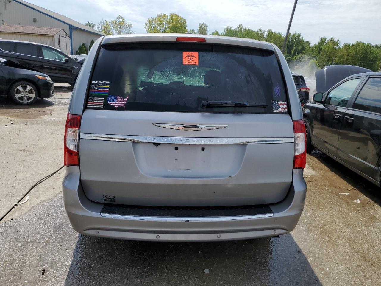 2014 Chrysler Town & Country VIN 2C4RC1BG8ER139367 Copart auction photo, front end / side damage thumbnail 6