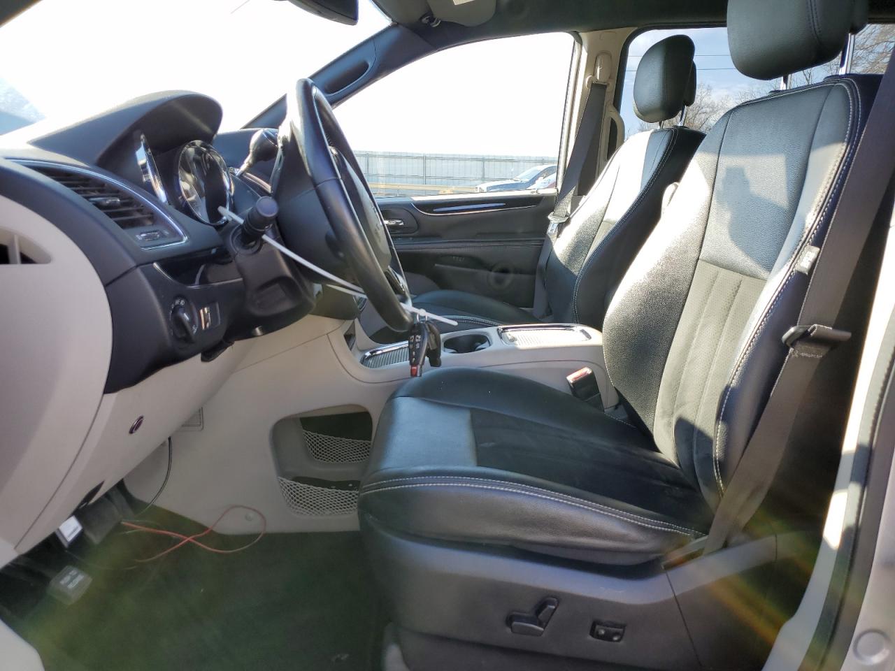 2019 Dodge Caravan VIN 2C4RDGCG2KR600170 Copart auction photo, side / all over damage thumbnail 7