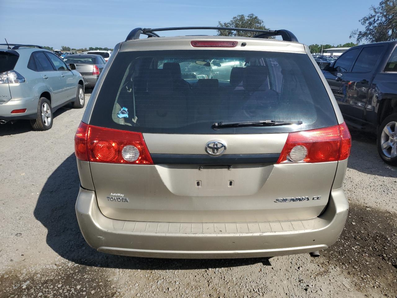 2010 Toyota Sienna VIN 5TDKK4CC6AS331809 Copart auction photo, front end damage thumbnail 6