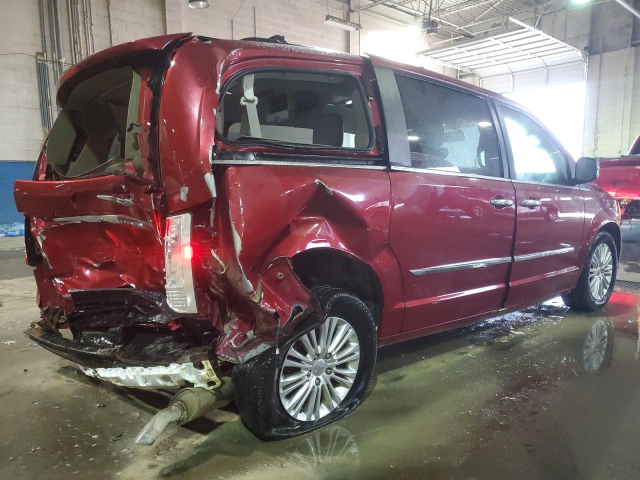 2015 Chrysler Town & Country VIN 2C4RC1CG4FR619972 Copart auction photo, rear end damage thumbnail 3