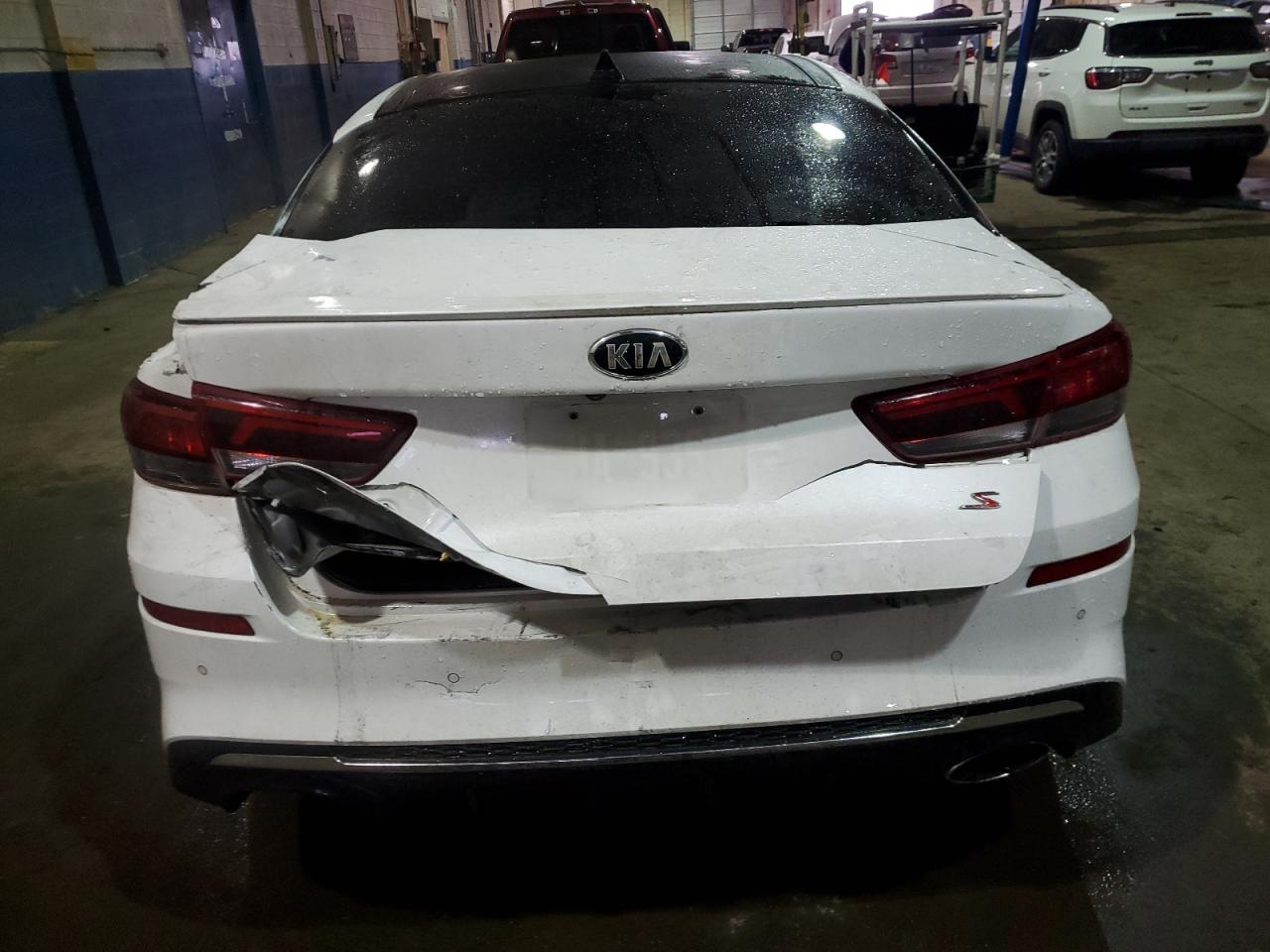 2019 KIA Optima VIN 5XXGT4L32KG284333 Copart auction photo, burn damage thumbnail 6
