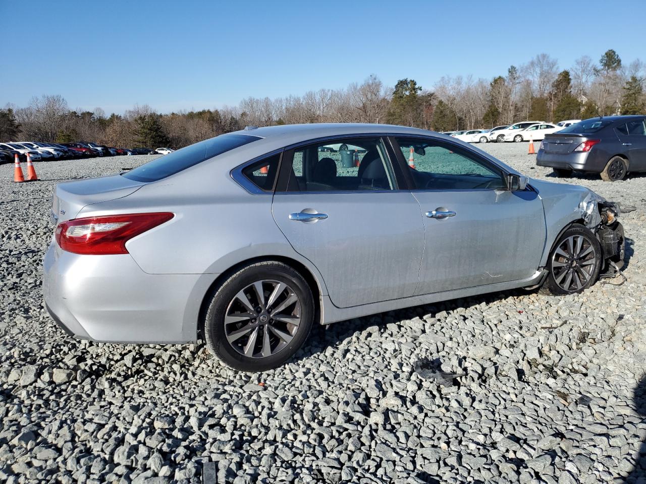 2017 Nissan Altima VIN 1N4AL3AP9HC260342 Copart auction photo, front end / minor dent/scratches damage thumbnail 3